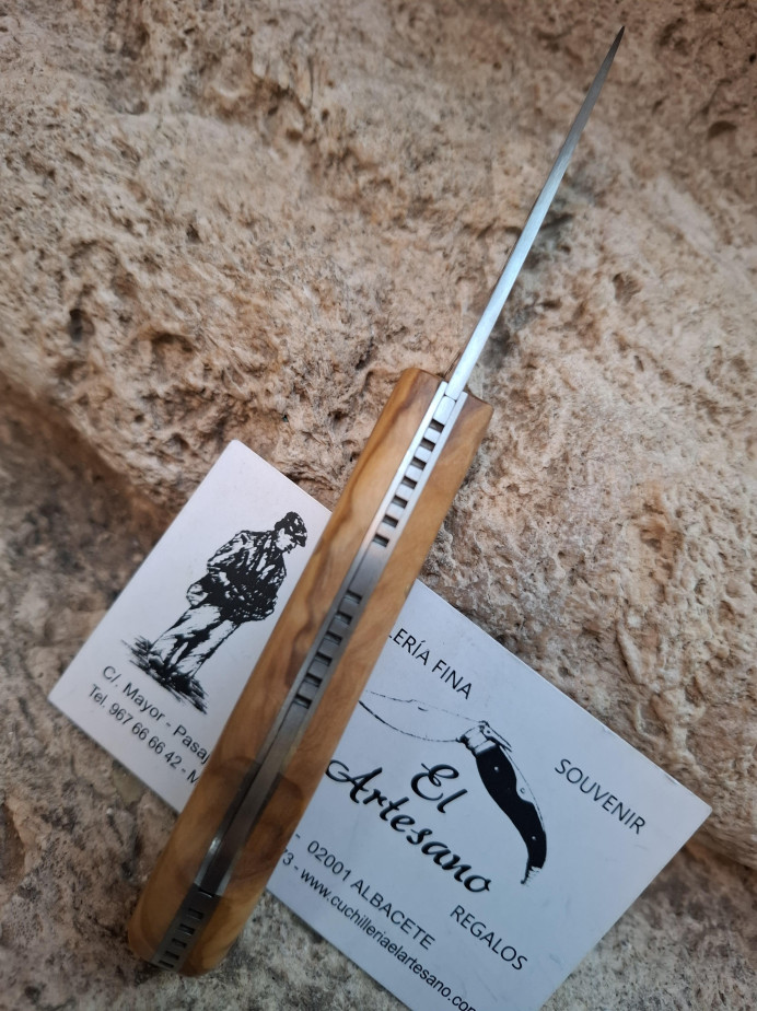 NOVEDAD NAVAJA COCKER CUB OLIVO NO159